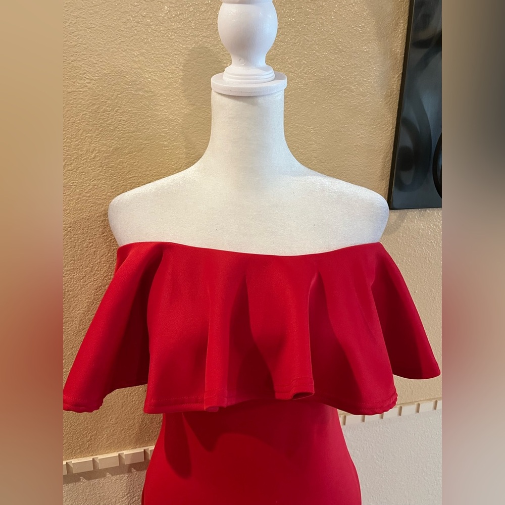 Formal/ Bridesmaid/ Evening long dress. Off—shoulder, ruffled. Red. Rare! M - Picture 5 of 11